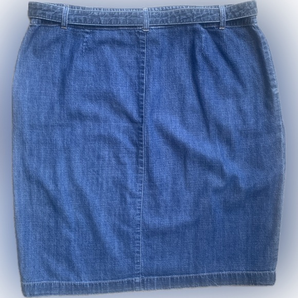 Ann Taylor chambray jean skirt with removable belt, size 12 - Picture 3 of 5
